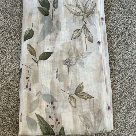 CROSCILL AUTUMN LEAVES SHEER SCARF VALANCE PANEL CURTAIN FABRIC 62 X 208 - Picture 3 of 10